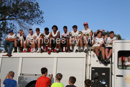 20160915 BLHS HC Parade 022