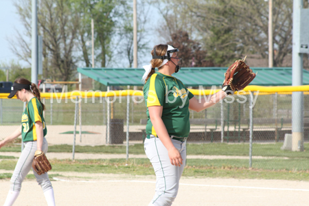 20170418 BLHS SB vs McLouth 010