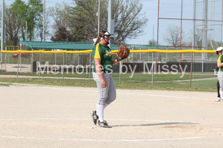 20170418 BLHS SB vs McLouth 031