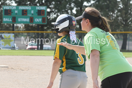 20170418 BLHS SB vs McLouth 039